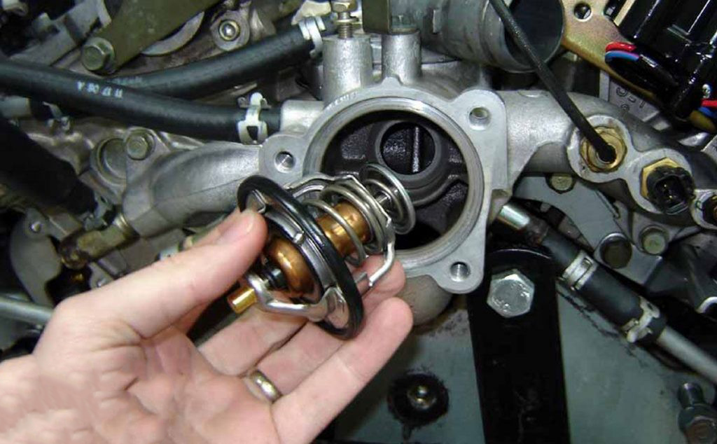 Thermostat: Functions & Symptoms of Damaged thermostat