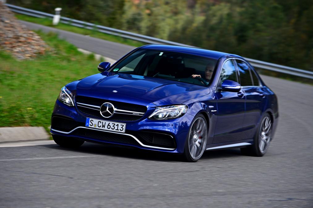 شاهد اختبار سيارة مرسيدس AMG C63 S