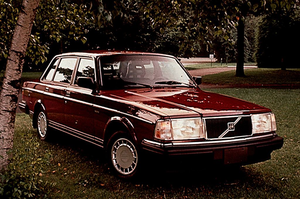  5 of the richest men in the world drive cheap cars! 