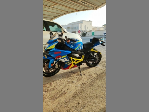 سوزوكي جي اس اكس-ار600 