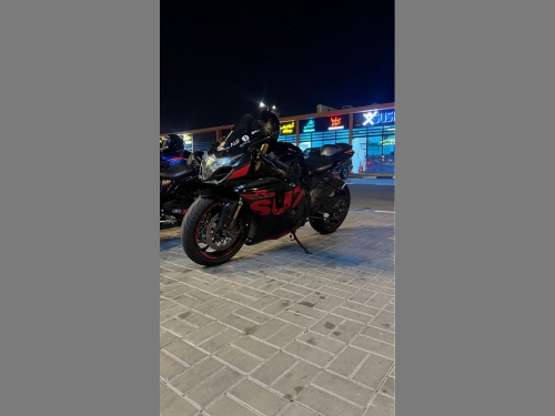 سوزوكي جي اكس اس ار 1000  