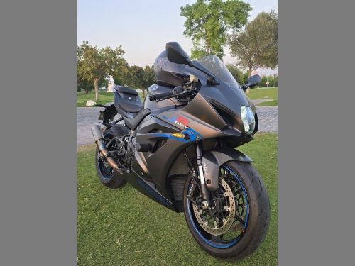 سوزوكي جي اكس اس ار 1000  