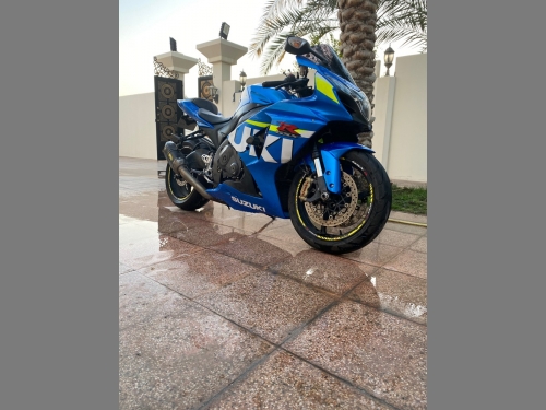 سوزوكي جي اكس اس ار 1000  