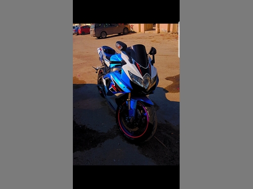 سوزوكي جي اس اكس ار 750  