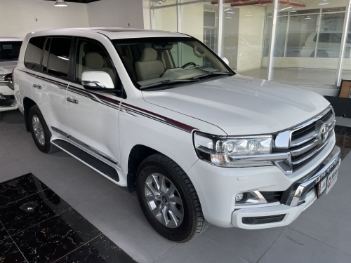 Toyota Land Cruiser GXR v8