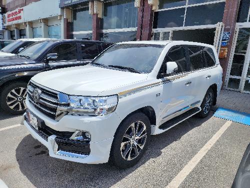 Toyota Land Cruiser VXR Grand Touring