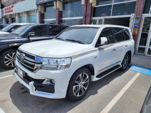 Toyota Land Cruiser VXR Grand Touring