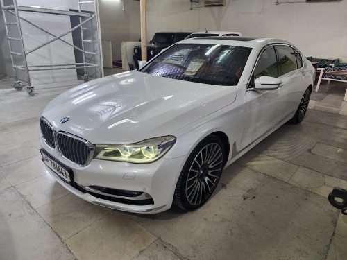 BMW 7-Series 750 Li