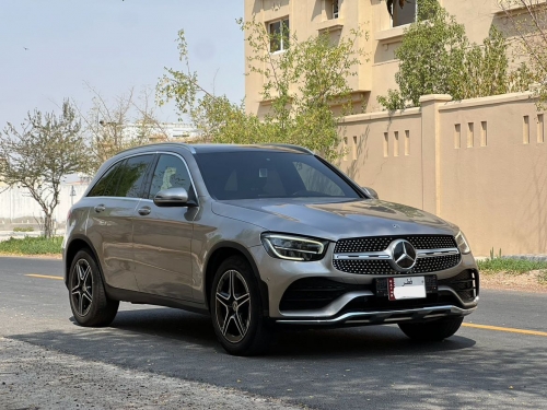 Mercedes-Benz... 2020