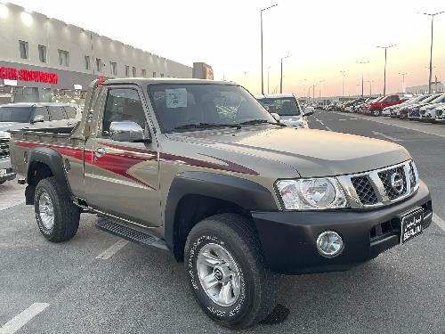 نيسان بيك أب 