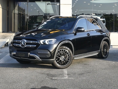 Mercedes-Benz... 2020