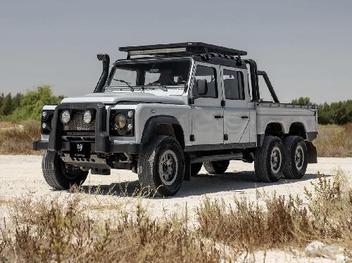 Land Rover Defender 