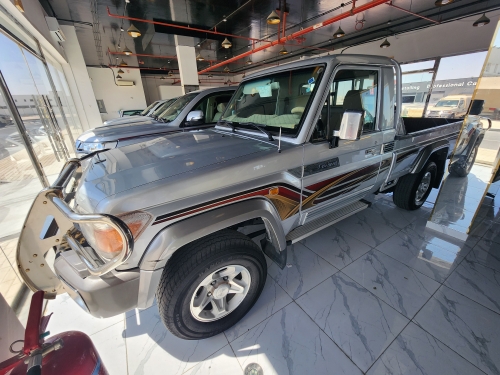 Toyota LX   2021
