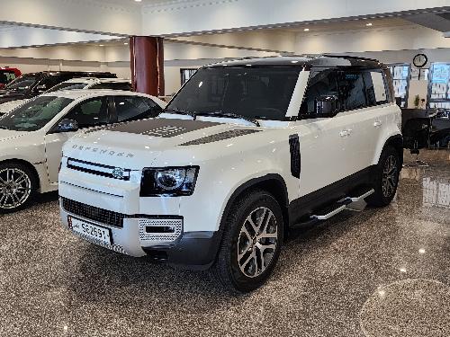 لاند روفر Defender 