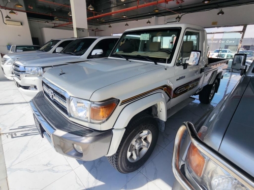 Toyota LX   2018