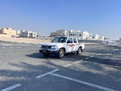 نيسان بيك أب 