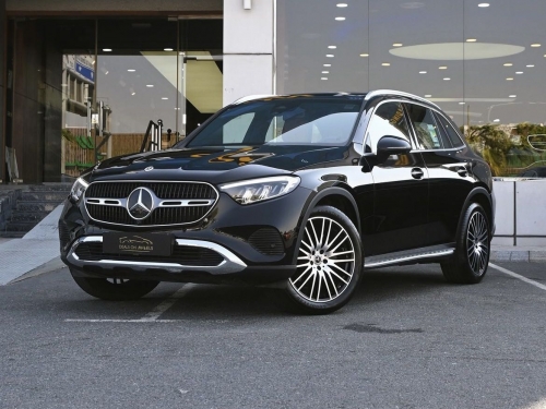 Mercedes-Benz... 2024