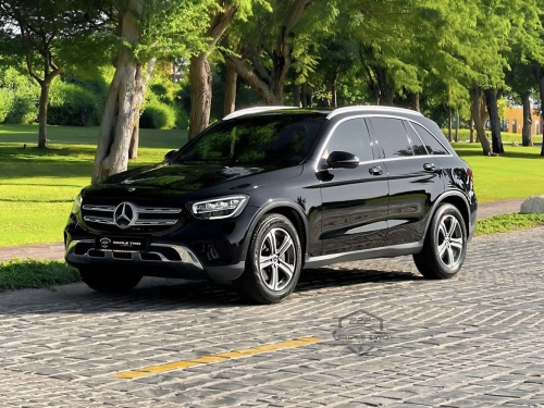 Mercedes-Benz... 2020
