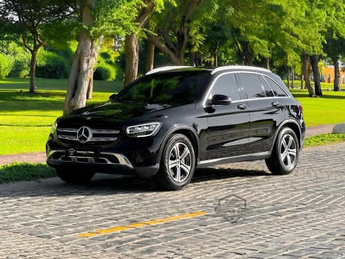Mercedes-Benz... 2020