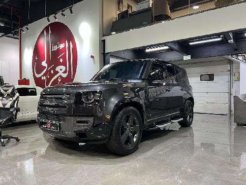 لاند روفر Defender 110