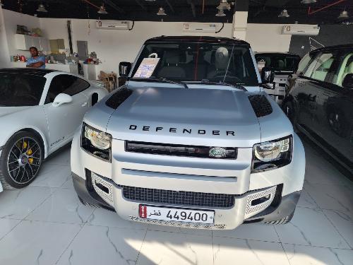لاند روفر Defender 