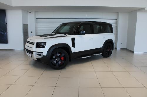 لاند روفر Defender ١١٠ اتش اس اي 