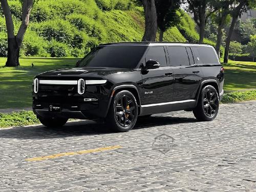 Rivian R1 S 