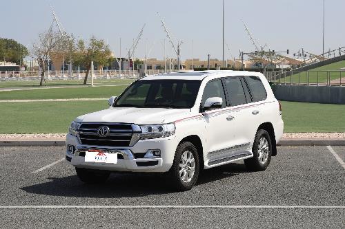 تويوتا لاند كروزر جي اكس ار v8
