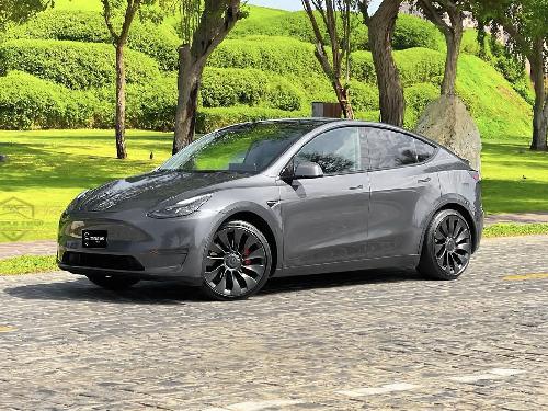 Tesla Model Y Performance 