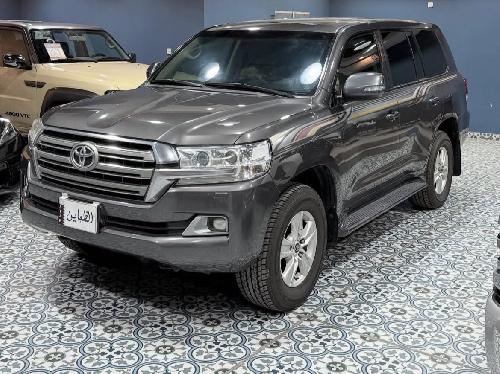 تويوتا لاند كروزر جي اكس ار v6