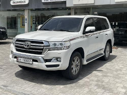 تويوتا لاند كروزر جي اكس ار v8