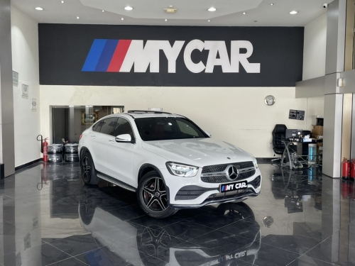 Mercedes-Benz... 2021