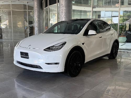 Tesla مودل واي بيرفورمانس 