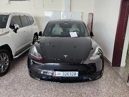 Tesla مودل واي بيرفورمانس 