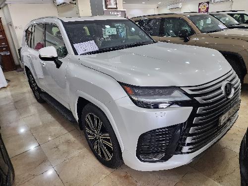 Lexus LX 600