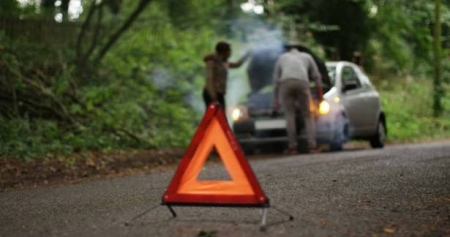 Tips if your car broke down on a highway